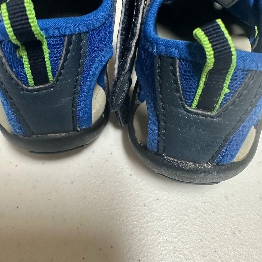 Kamik Toddlers water/beach/sand shoes‎ size 8 good condition